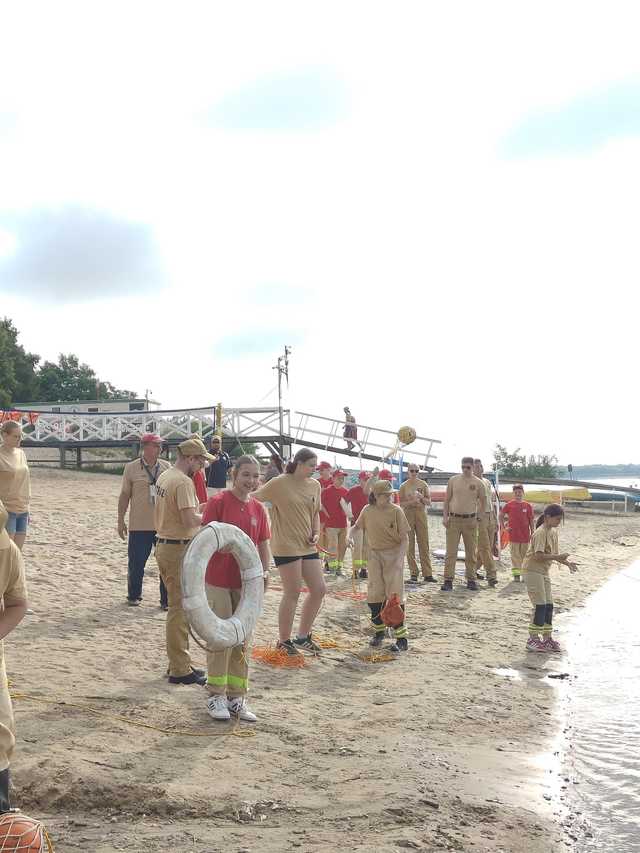 Młodzi strażacy ze Strzelec szkolili się w zakresie ratownictwa wodnego [FOTO]