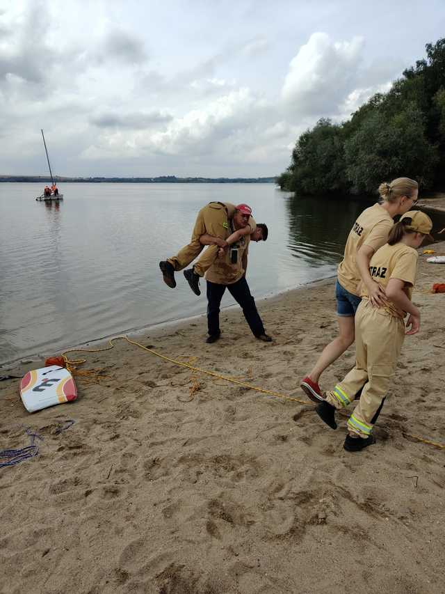 Młodzi strażacy ze Strzelec szkolili się w zakresie ratownictwa wodnego [FOTO]