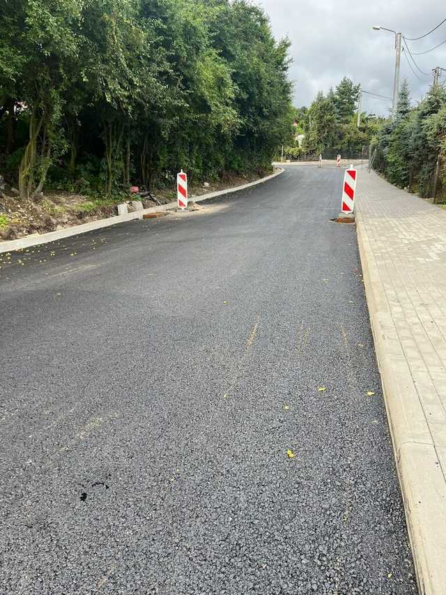 [FOTO] Ostatni etap prac na ulicy Dębowej w Świebodzicach