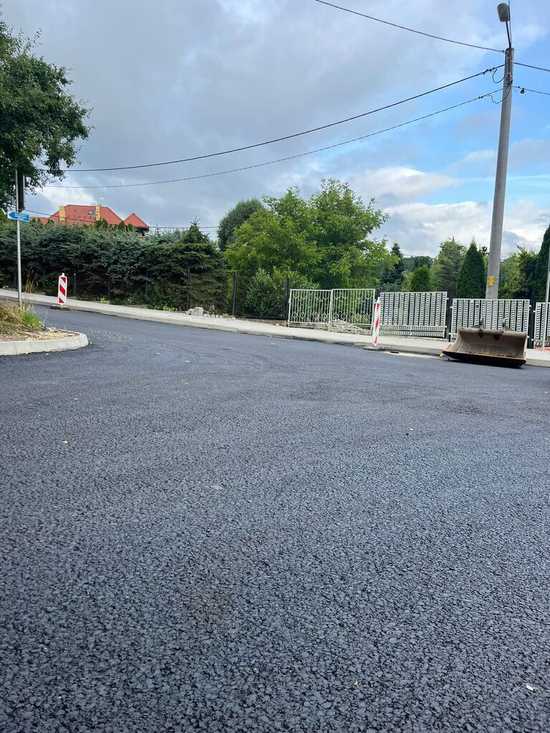 [FOTO] Ostatni etap prac na ulicy Dębowej w Świebodzicach