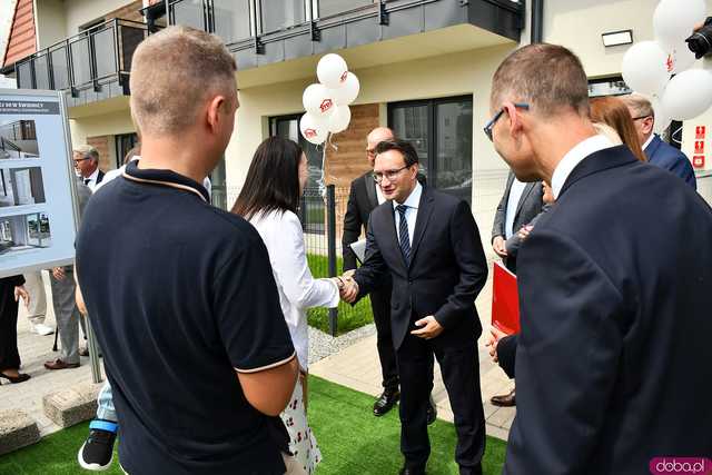 [FOTO] Uroczyste otwarcie nowego budynku TBS. Powstało tam 28 mieszkań dla świdniczan