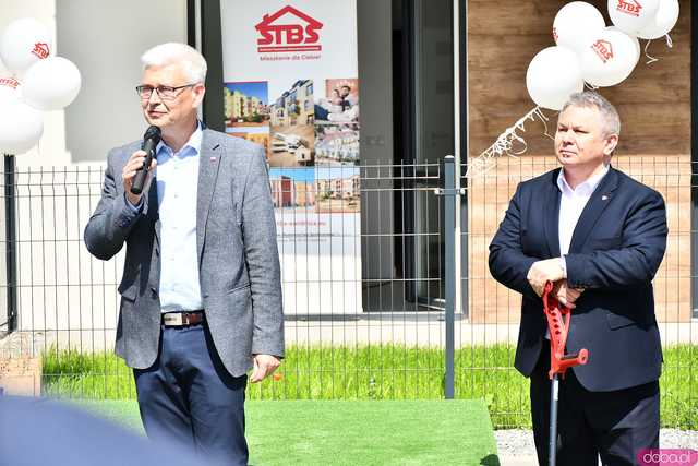 [FOTO] Uroczyste otwarcie nowego budynku TBS. Powstało tam 28 mieszkań dla świdniczan