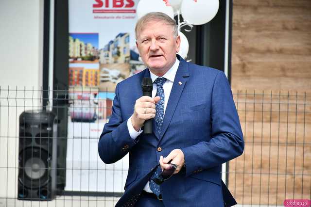 [FOTO] Uroczyste otwarcie nowego budynku TBS. Powstało tam 28 mieszkań dla świdniczan