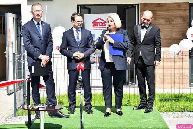 [FOTO] Uroczyste otwarcie nowego budynku TBS. Powstało tam 28 mieszkań dla świdniczan
