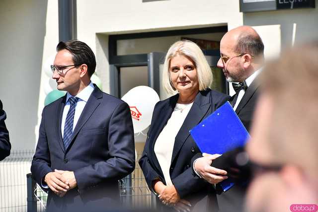 [FOTO] Uroczyste otwarcie nowego budynku TBS. Powstało tam 28 mieszkań dla świdniczan