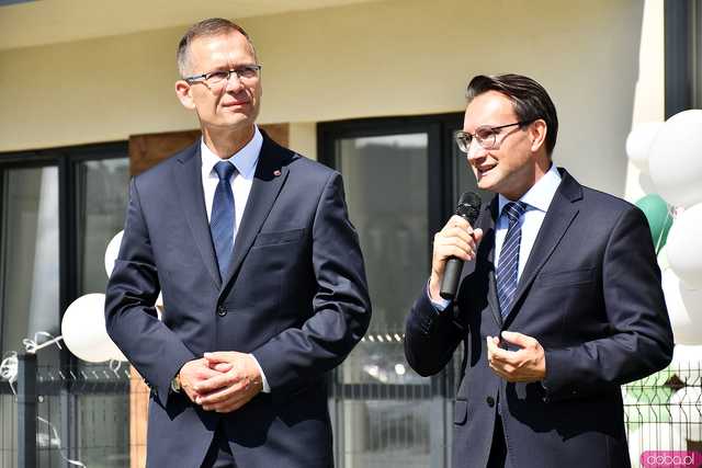 [FOTO] Uroczyste otwarcie nowego budynku TBS. Powstało tam 28 mieszkań dla świdniczan