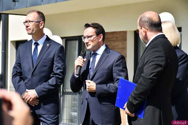 [FOTO] Uroczyste otwarcie nowego budynku TBS. Powstało tam 28 mieszkań dla świdniczan