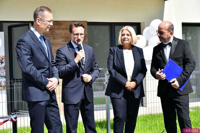 [FOTO] Uroczyste otwarcie nowego budynku TBS. Powstało tam 28 mieszkań dla świdniczan