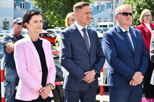 [FOTO] Uroczyste otwarcie nowego budynku TBS. Powstało tam 28 mieszkań dla świdniczan