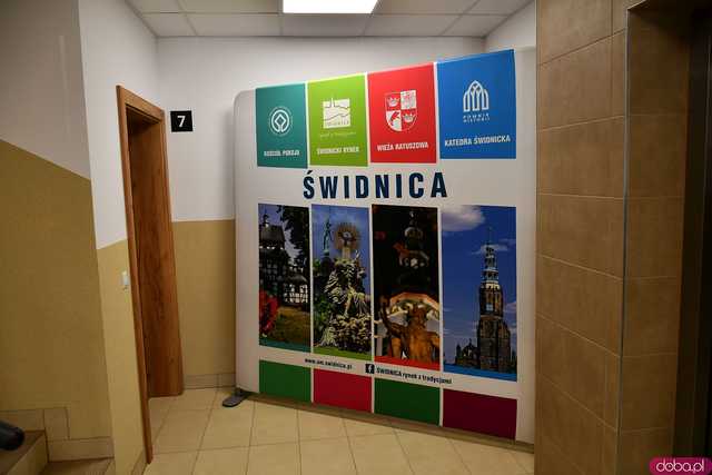 [FOTO] Uroczyste otwarcie nowego budynku TBS. Powstało tam 28 mieszkań dla świdniczan