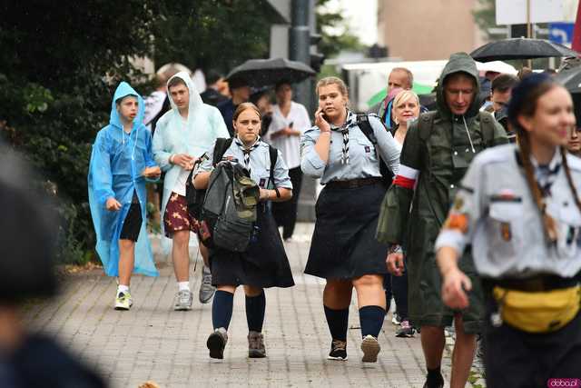 [WIDEO/FOTO] Pielgrzymi z całego regionu wyruszyli na Jasną Górę po raz dwudziesty drugi