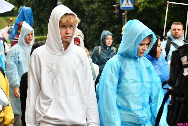 [WIDEO/FOTO] Pielgrzymi z całego regionu wyruszyli na Jasną Górę po raz dwudziesty drugi