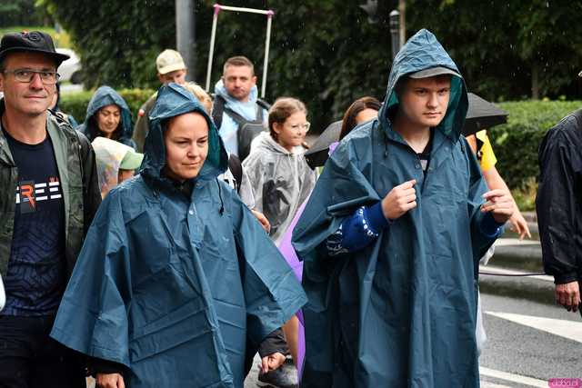 [WIDEO/FOTO] Pielgrzymi z całego regionu wyruszyli na Jasną Górę po raz dwudziesty drugi