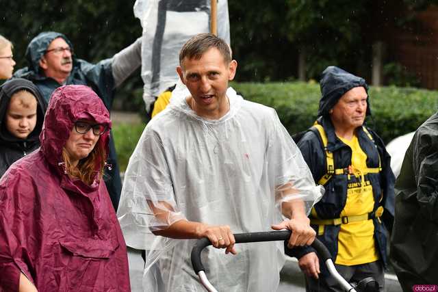 [WIDEO/FOTO] Pielgrzymi z całego regionu wyruszyli na Jasną Górę po raz dwudziesty drugi