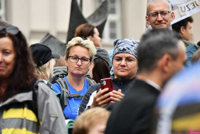 [WIDEO/FOTO] Pielgrzymi z całego regionu wyruszyli na Jasną Górę po raz dwudziesty drugi