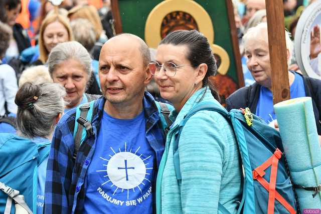 [WIDEO/FOTO] Pielgrzymi z całego regionu wyruszyli na Jasną Górę po raz dwudziesty drugi