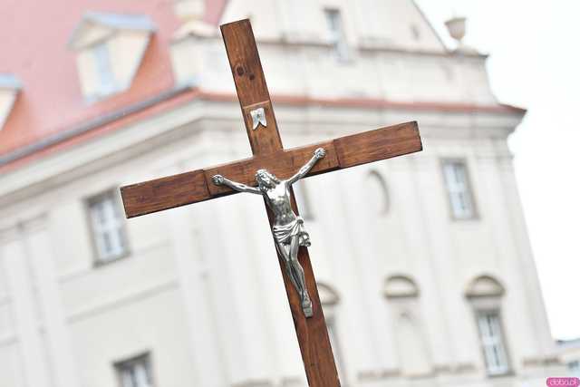 [WIDEO/FOTO] Pielgrzymi z całego regionu wyruszyli na Jasną Górę po raz dwudziesty drugi