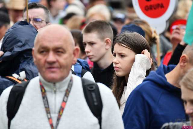 [WIDEO/FOTO] Pielgrzymi z całego regionu wyruszyli na Jasną Górę po raz dwudziesty drugi