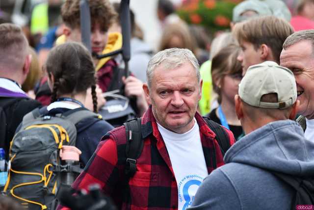 [WIDEO/FOTO] Pielgrzymi z całego regionu wyruszyli na Jasną Górę po raz dwudziesty drugi