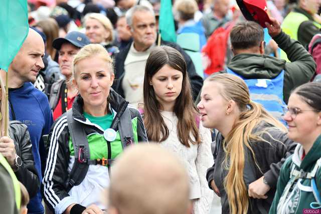 [WIDEO/FOTO] Pielgrzymi z całego regionu wyruszyli na Jasną Górę po raz dwudziesty drugi