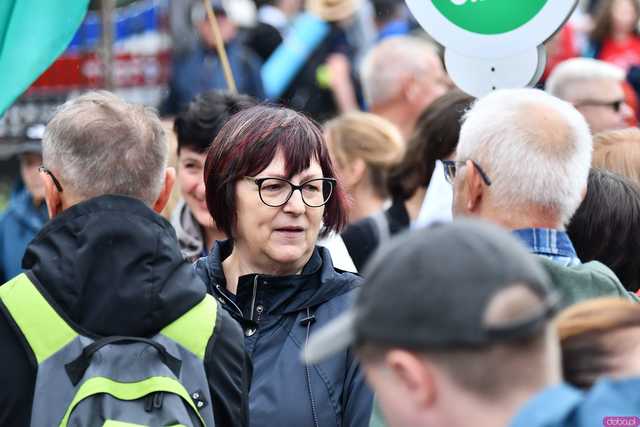 [WIDEO/FOTO] Pielgrzymi z całego regionu wyruszyli na Jasną Górę po raz dwudziesty drugi
