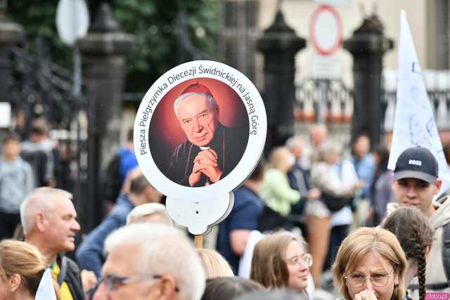 [WIDEO/FOTO] Pielgrzymi z całego regionu wyruszyli na Jasną Górę po raz dwudziesty drugi