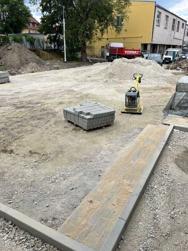 [FOTO] Na Osiedlu Sudeckim w Świebodzicach powstaje żłobek