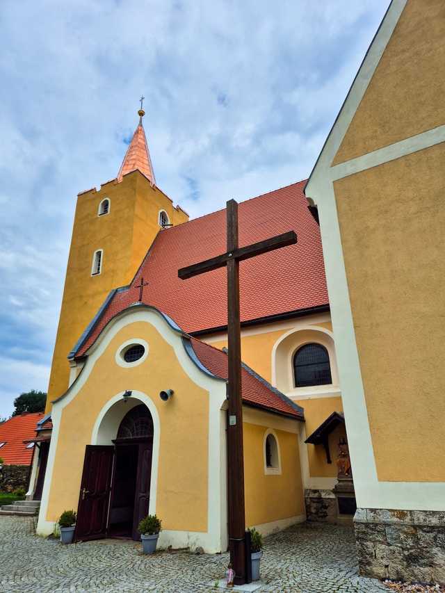 [FOTO] Odbiory konserwatorskie przy kościele w Wirach