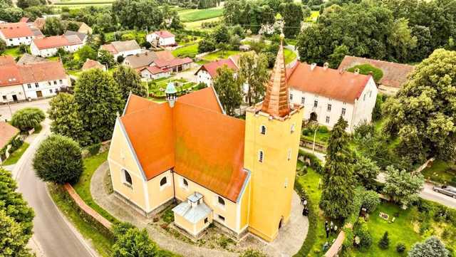 [FOTO] Odbiory konserwatorskie przy kościele w Wirach
