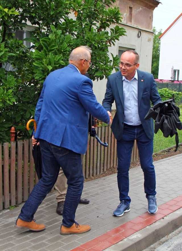 [FOTO] Kolejny odcinek chodnika w Roztoce 