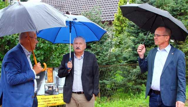 [FOTO] Kolejny odcinek chodnika w Roztoce 