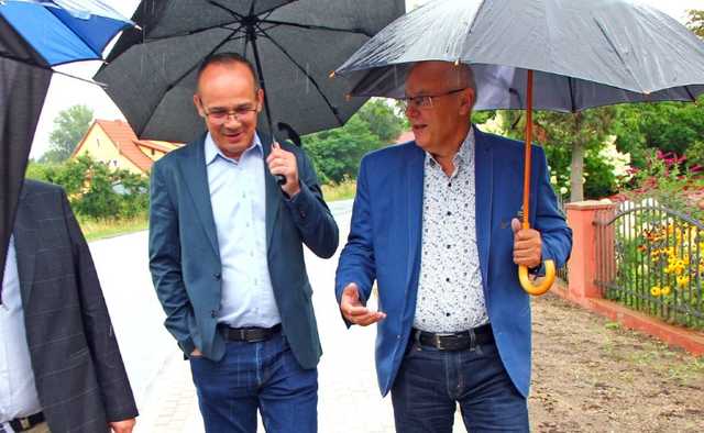 [FOTO] Kolejny odcinek chodnika w Roztoce 