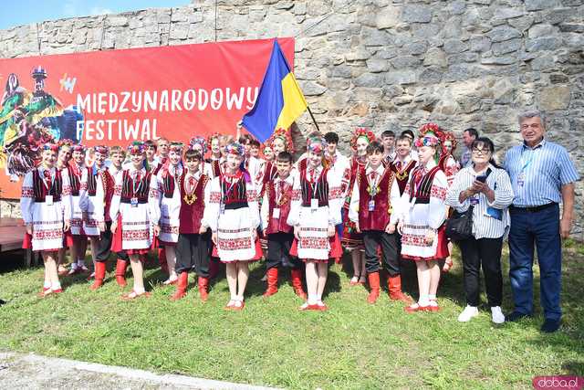 [WIDEO/FOTO] Występy zagranicznych zespołów podczas Śniadania na Trawie w Forcie Gaj. Ruszył 33. Międzynarodowy Festiwal Folkloru