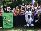 [WIDEO/FOTO] Występy zagranicznych zespołów podczas Śniadania na Trawie w Forcie Gaj. Ruszył 33. Międzynarodowy Festiwal Folkloru