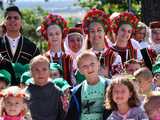 [WIDEO/FOTO] Występy zagranicznych zespołów podczas Śniadania na Trawie w Forcie Gaj. Ruszył 33. Międzynarodowy Festiwal Folkloru
