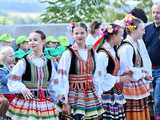 [WIDEO/FOTO] Występy zagranicznych zespołów podczas Śniadania na Trawie w Forcie Gaj. Ruszył 33. Międzynarodowy Festiwal Folkloru