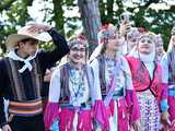 [WIDEO/FOTO] Występy zagranicznych zespołów podczas Śniadania na Trawie w Forcie Gaj. Ruszył 33. Międzynarodowy Festiwal Folkloru