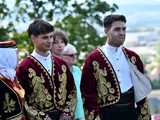 [WIDEO/FOTO] Występy zagranicznych zespołów podczas Śniadania na Trawie w Forcie Gaj. Ruszył 33. Międzynarodowy Festiwal Folkloru