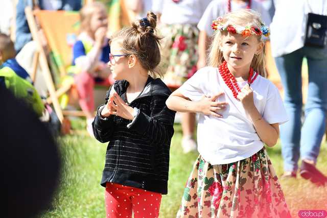 [WIDEO/FOTO] Występy zagranicznych zespołów podczas Śniadania na Trawie w Forcie Gaj. Ruszył 33. Międzynarodowy Festiwal Folkloru