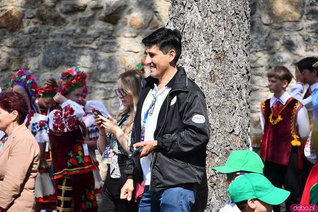 [WIDEO/FOTO] Występy zagranicznych zespołów podczas Śniadania na Trawie w Forcie Gaj. Ruszył 33. Międzynarodowy Festiwal Folkloru