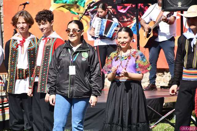 [WIDEO/FOTO] Występy zagranicznych zespołów podczas Śniadania na Trawie w Forcie Gaj. Ruszył 33. Międzynarodowy Festiwal Folkloru