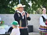 [WIDEO/FOTO] Występy zagranicznych zespołów podczas Śniadania na Trawie w Forcie Gaj. Ruszył 33. Międzynarodowy Festiwal Folkloru