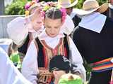 [WIDEO/FOTO] Występy zagranicznych zespołów podczas Śniadania na Trawie w Forcie Gaj. Ruszył 33. Międzynarodowy Festiwal Folkloru