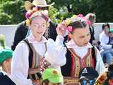 [WIDEO/FOTO] Występy zagranicznych zespołów podczas Śniadania na Trawie w Forcie Gaj. Ruszył 33. Międzynarodowy Festiwal Folkloru