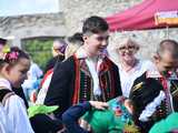 [WIDEO/FOTO] Występy zagranicznych zespołów podczas Śniadania na Trawie w Forcie Gaj. Ruszył 33. Międzynarodowy Festiwal Folkloru
