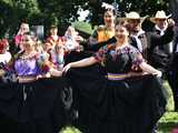 [WIDEO/FOTO] Występy zagranicznych zespołów podczas Śniadania na Trawie w Forcie Gaj. Ruszył 33. Międzynarodowy Festiwal Folkloru