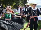 [WIDEO/FOTO] Występy zagranicznych zespołów podczas Śniadania na Trawie w Forcie Gaj. Ruszył 33. Międzynarodowy Festiwal Folkloru