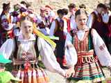 [WIDEO/FOTO] Występy zagranicznych zespołów podczas Śniadania na Trawie w Forcie Gaj. Ruszył 33. Międzynarodowy Festiwal Folkloru
