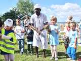[WIDEO/FOTO] Występy zagranicznych zespołów podczas Śniadania na Trawie w Forcie Gaj. Ruszył 33. Międzynarodowy Festiwal Folkloru