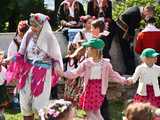 [WIDEO/FOTO] Występy zagranicznych zespołów podczas Śniadania na Trawie w Forcie Gaj. Ruszył 33. Międzynarodowy Festiwal Folkloru